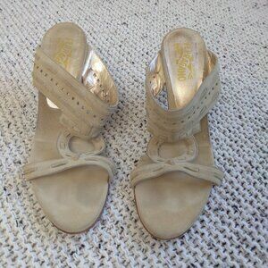 Salvatore Ferragamo suede pump